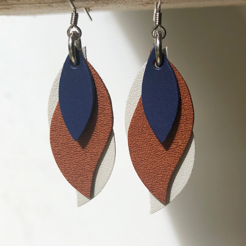 Leather Teardrop Earrings In Cowboy Turquoise 203b – The Jewelry Junkie - Foto 8